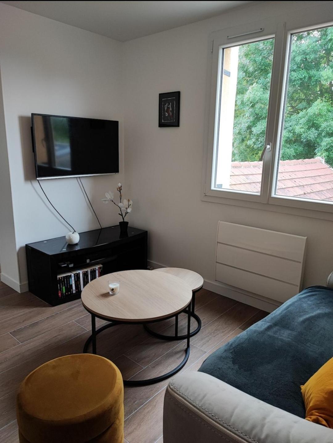 Charmant Appartement 2 Pieces Proche Disneyland Villeneuve-Saint-Denis Luaran gambar